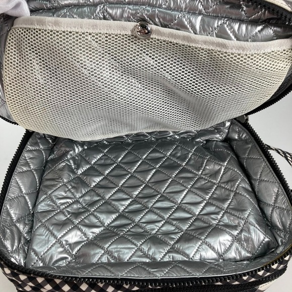 CHANEL White Shoulder Bag - Picture 11 of 16